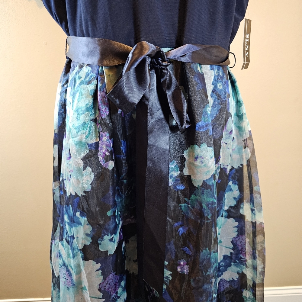 SLNY Navy Floral Mixed-Media Organza Gown - 16P NWT - Picture 4 of 10
